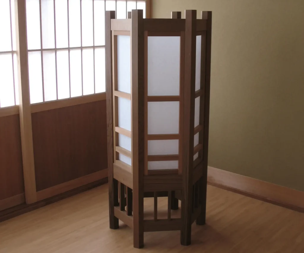 japanische Stehlampe in japanischem Teehaus